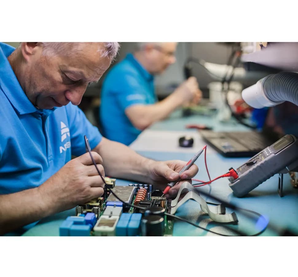 La diferencia entre un equipo “reacondicionado” y un equipo “reparado” — y por qué importa más de lo